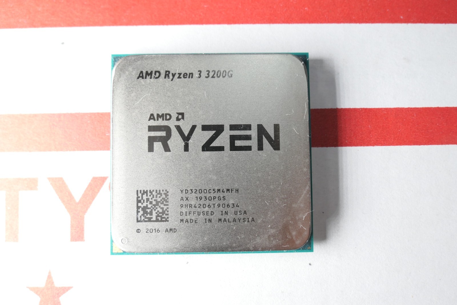AMD Ryzen 3 3200G 3.60GHz Quad Core YD3200C5M4MFH 4 Thread AM4