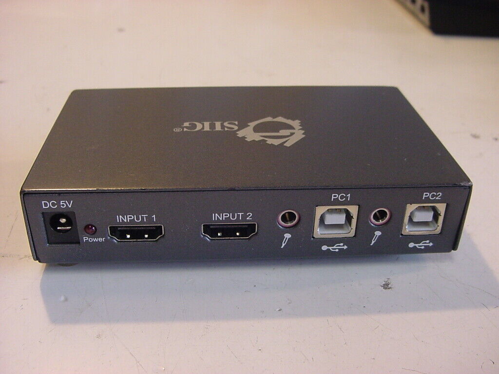 SIIG 2x1 USB KVM SWITCH MODEL CE-KV0011-S1 - NO POWER CORD INCLUDED