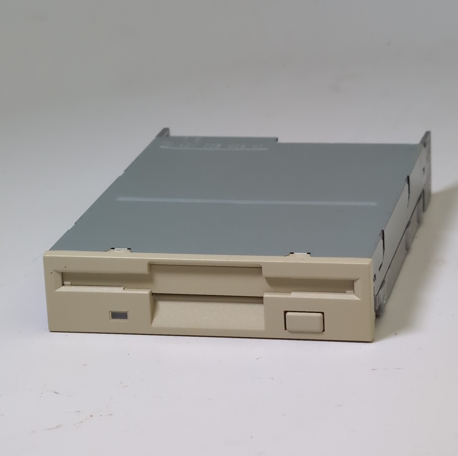 Vintage TEAC FD-235HF 3.5" 1.44MB Internal Floppy Drive 193077A2-91 - Beige