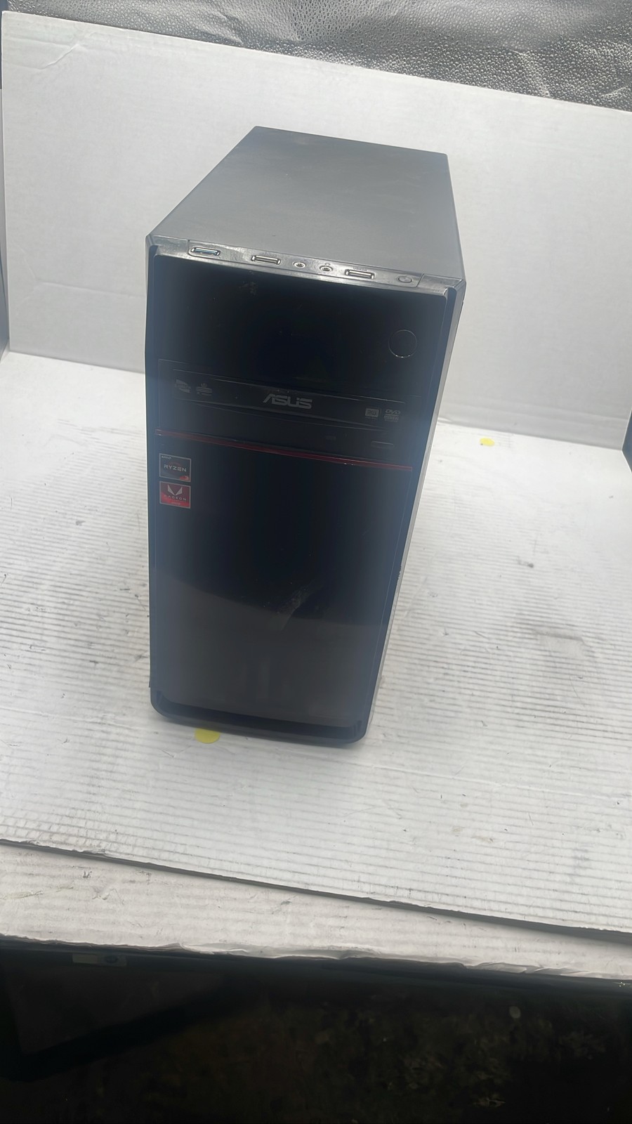 ASUS Desktop Tower PC AMD Ryzen 3 Radeon Vega Graphics DVD 400W
