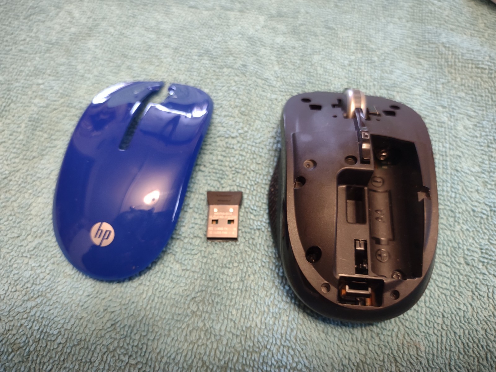 Genuine HP (FHA-3510) 2.4GHz Wireless (Silent Wheel) Optical Mouse W/ Receiver