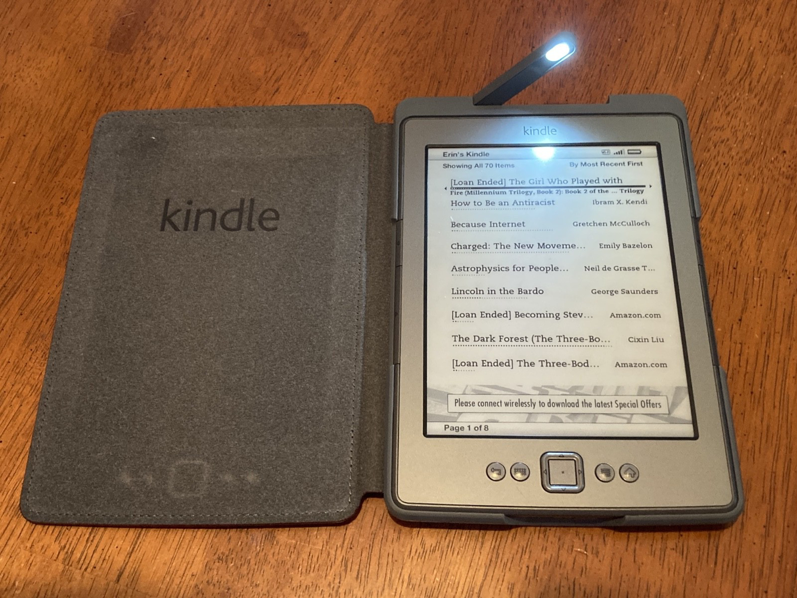 Amazon Kindle 4th Gen. 2GB eBook Reader - bundle with Lighted Cover