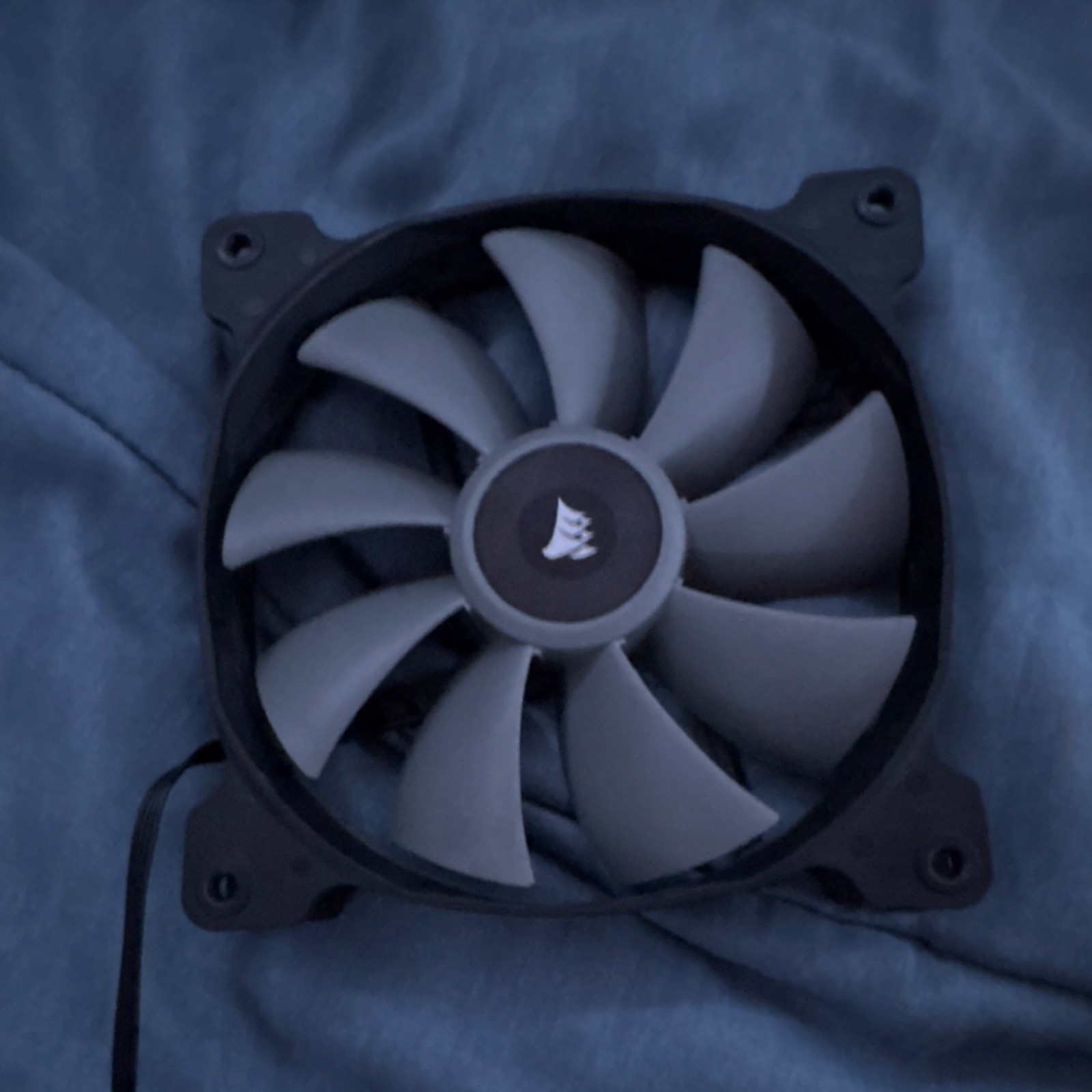 Corsair 12V Brushless Case Fan 31-004091 Black Gray Plastic Computer Cooling