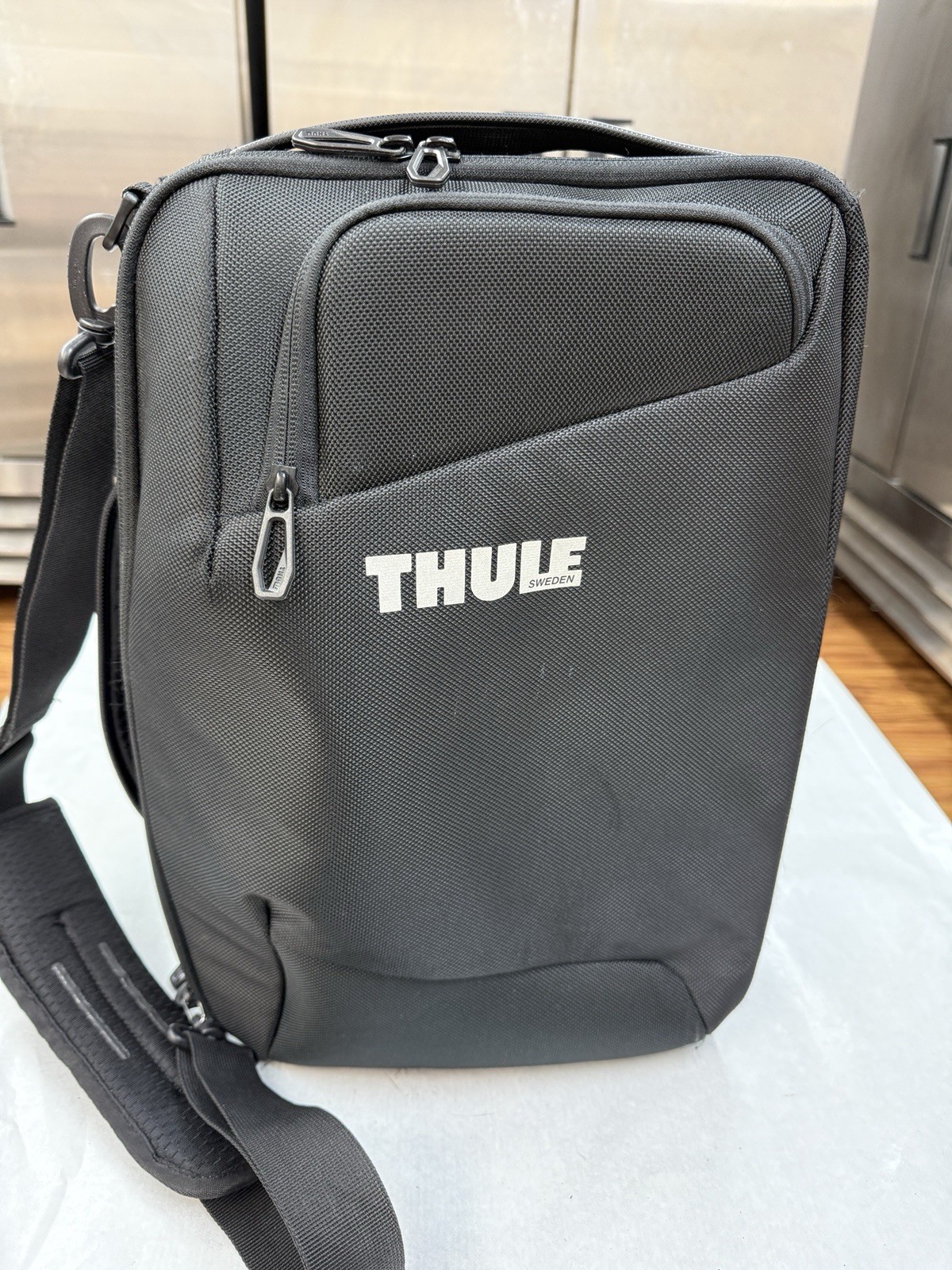 Thule Accent Convertible Laptop Bag Backpack 17L Business Travel Ballistic Nylon