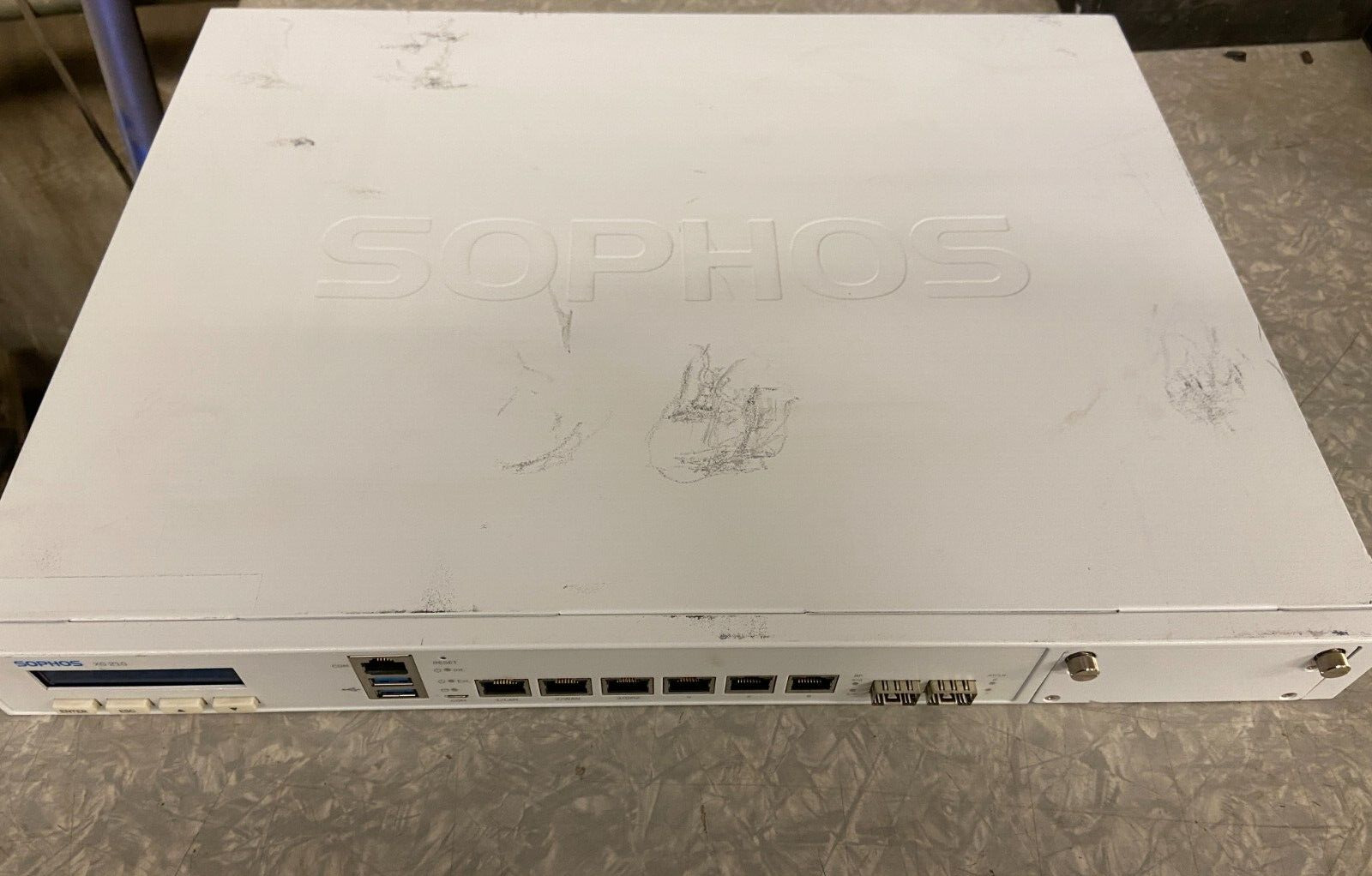 Sophos XG 210 Rev 3 Network Rackmount Security Firewall 8-Port Gigabyte