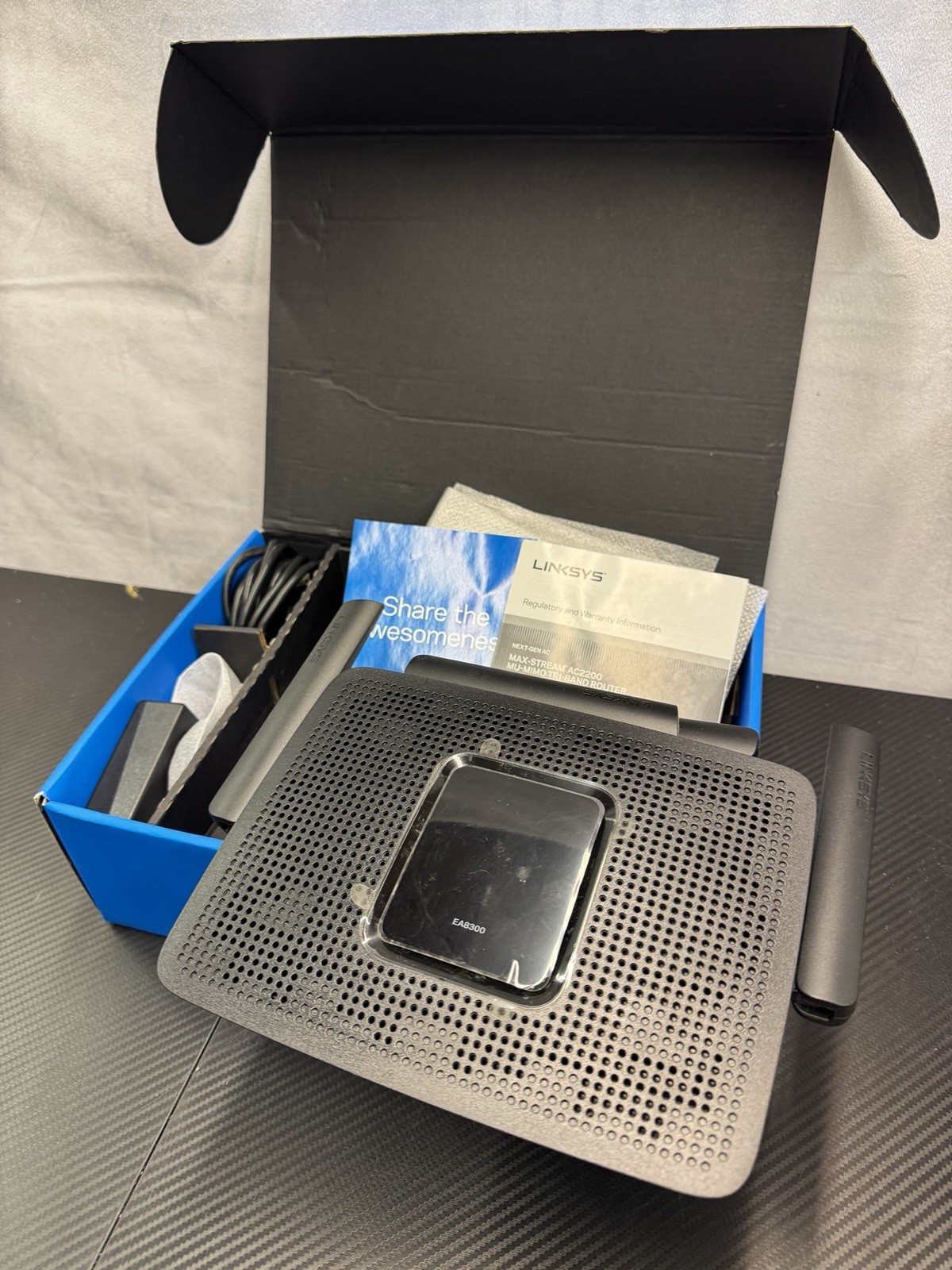 Linksys EA8300 Max-Stream Tri-Band AC2200 WiFi 5 Router 4-Port Gigabit Gaming