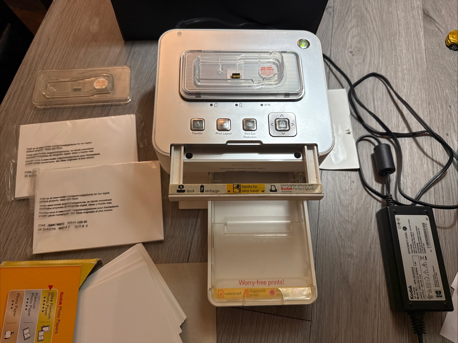 Kodak Easy Share G600 Printer Dock  Approx 150 Photos Papers 2 Camera Inserts