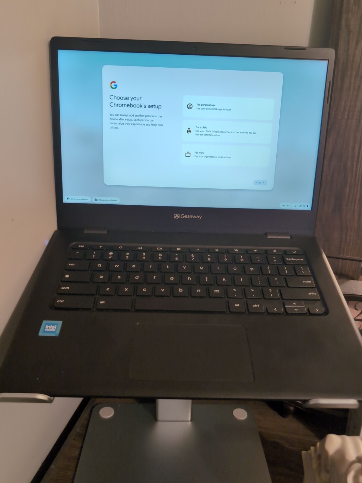 Acer Gateway 15.6" Chromebook With Targus Slim Breifcase (Stand Not Included) 
