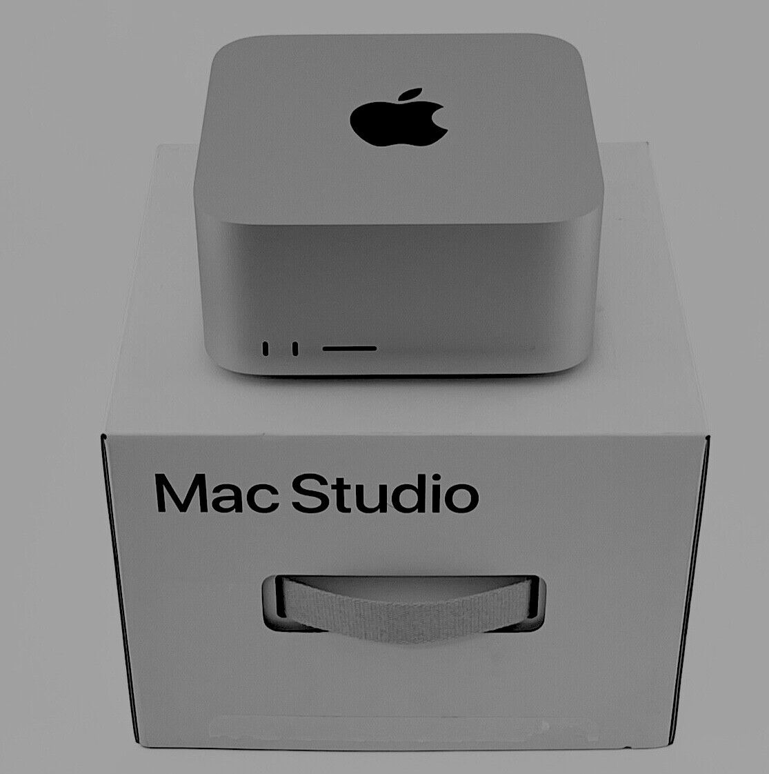Apple 2023 Mac Studio M2 Max 12-Core / 32GB RAM / 512GB SSD / 30-Core GPU