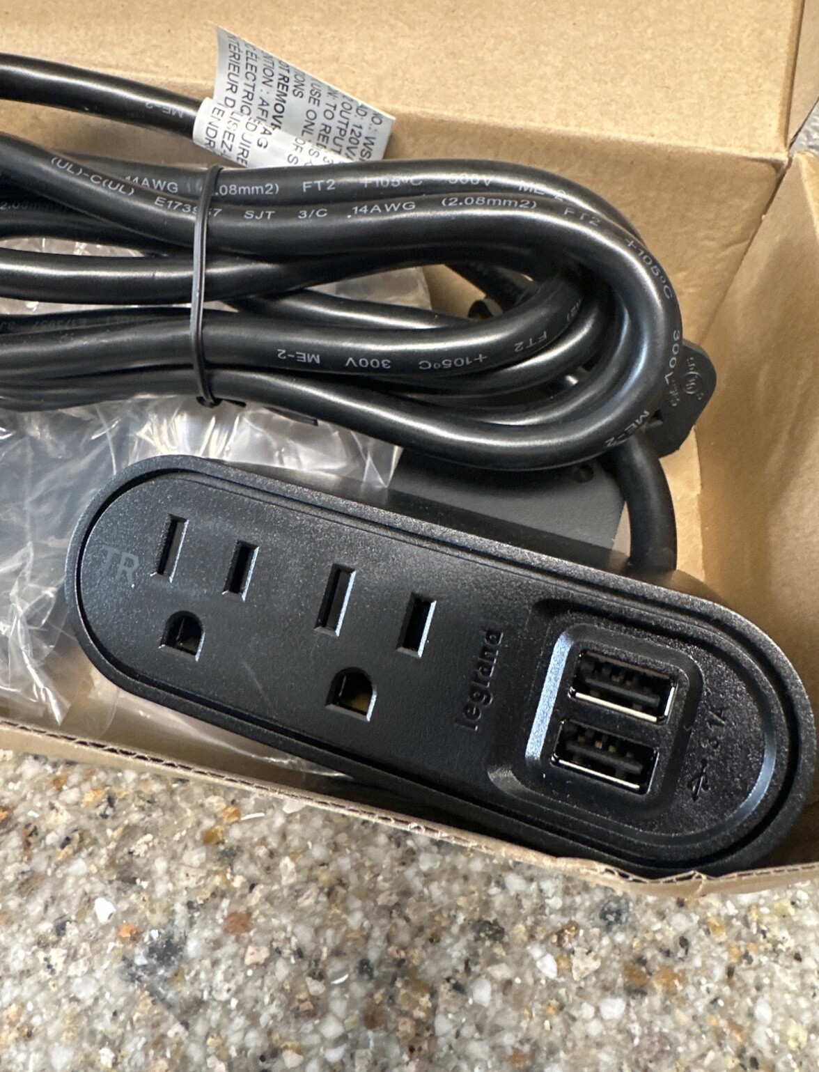 Wiremold WSPC220BK 2 Power Cord 2 USB HRZ Hard Mount 6 FT Cord