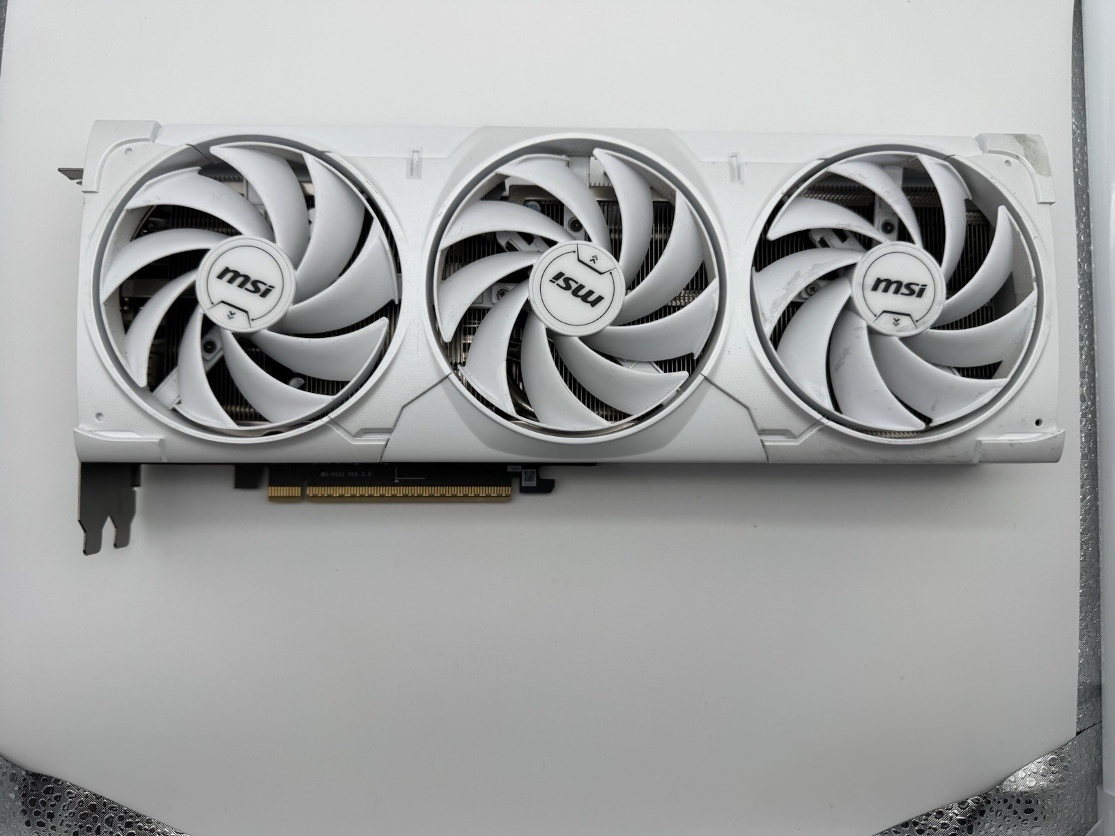 MSI RTX 5080 16GB GDDR7 WHITE VENTUS 3X *COSMETIC BLEMISHES*