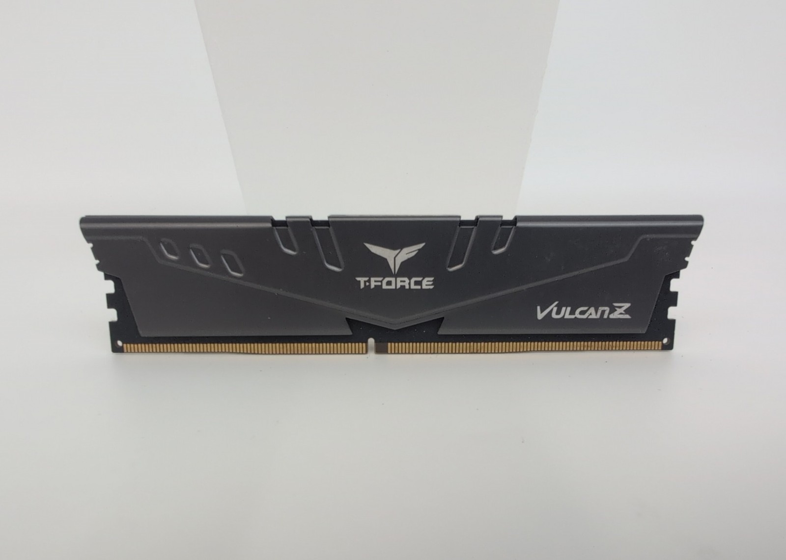 TeamGroup T-Force Vulcan Z 8GB DDR4 3200 Desktop RAM TLZGD48G3200HC16CBK