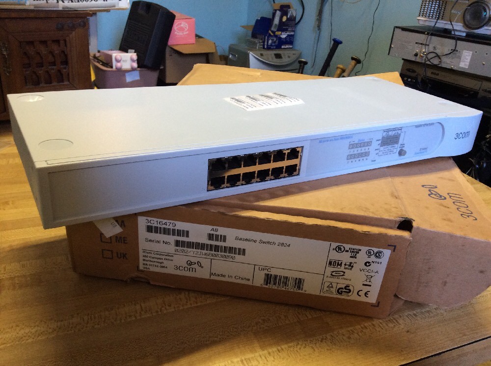 3COM Corp BASELINE SWITCH 2824-SFP PLUS 12 port