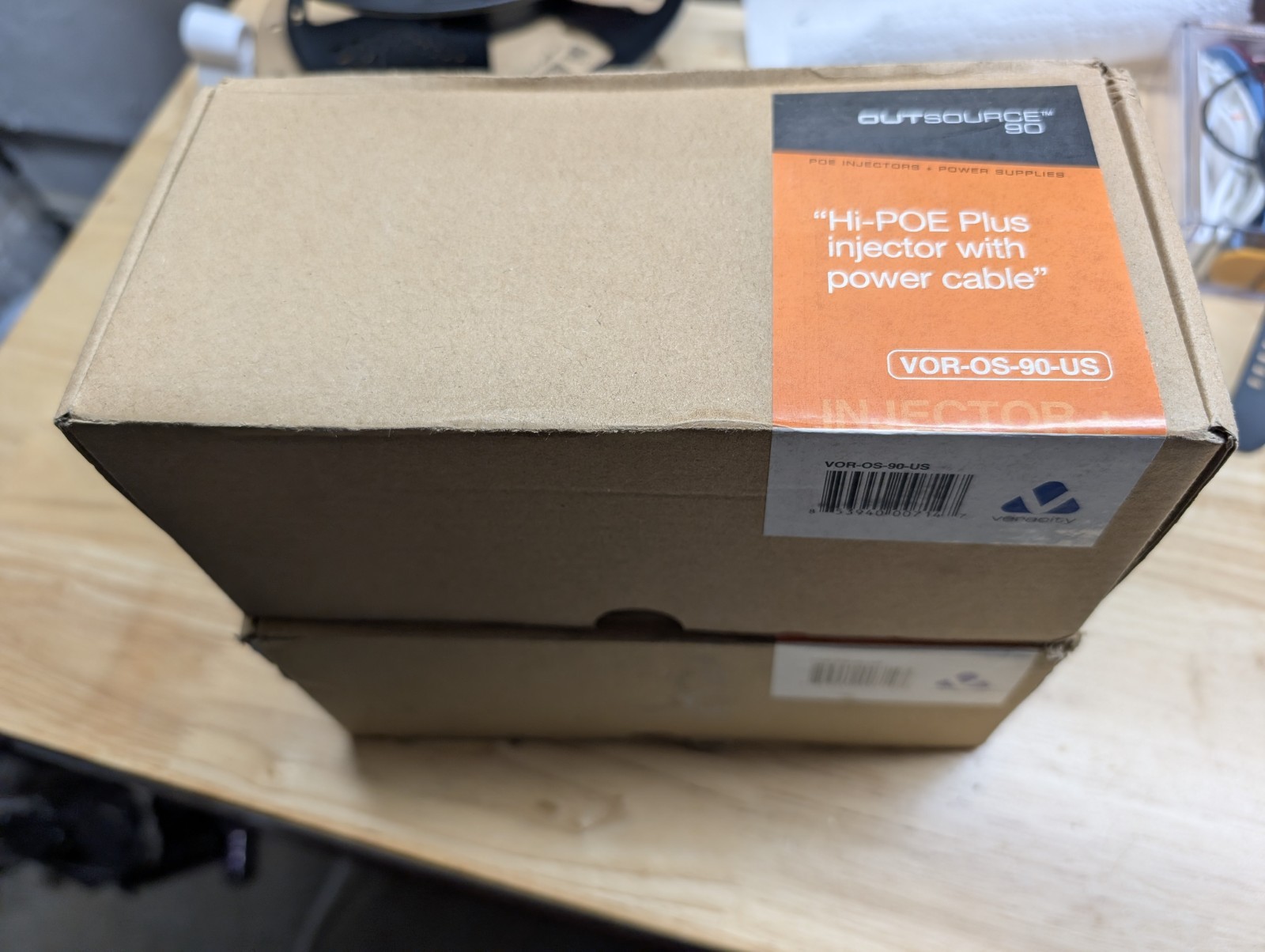 (2)Veracity VOR-OS-90-US OUTSOURCE 90 PoE Injector 120 V AC, 230 V NEW (4BLU153)