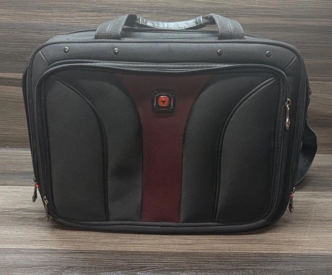 SWISSGEAR by Wenger Padded Expandable Laptop Bag Case