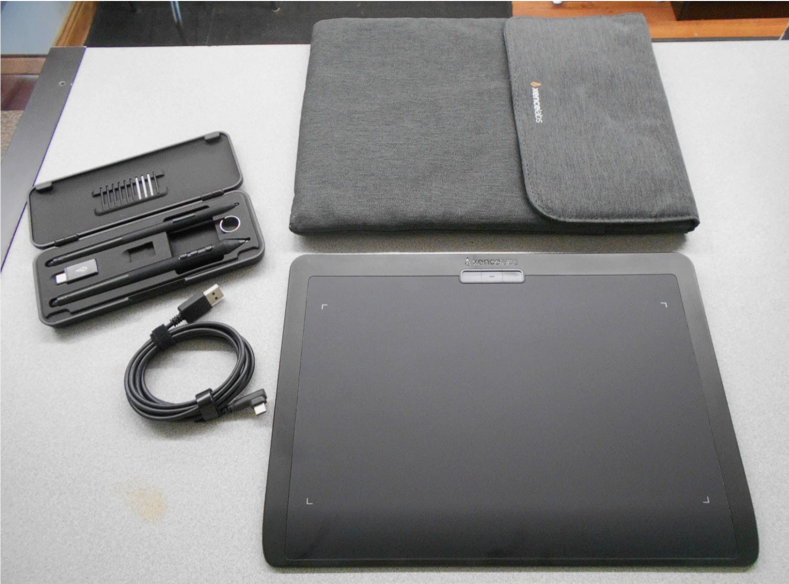 Xencelabs Pen Tablet Medium Bundle Drawing Tablet with Two Pens and Extra Nibs