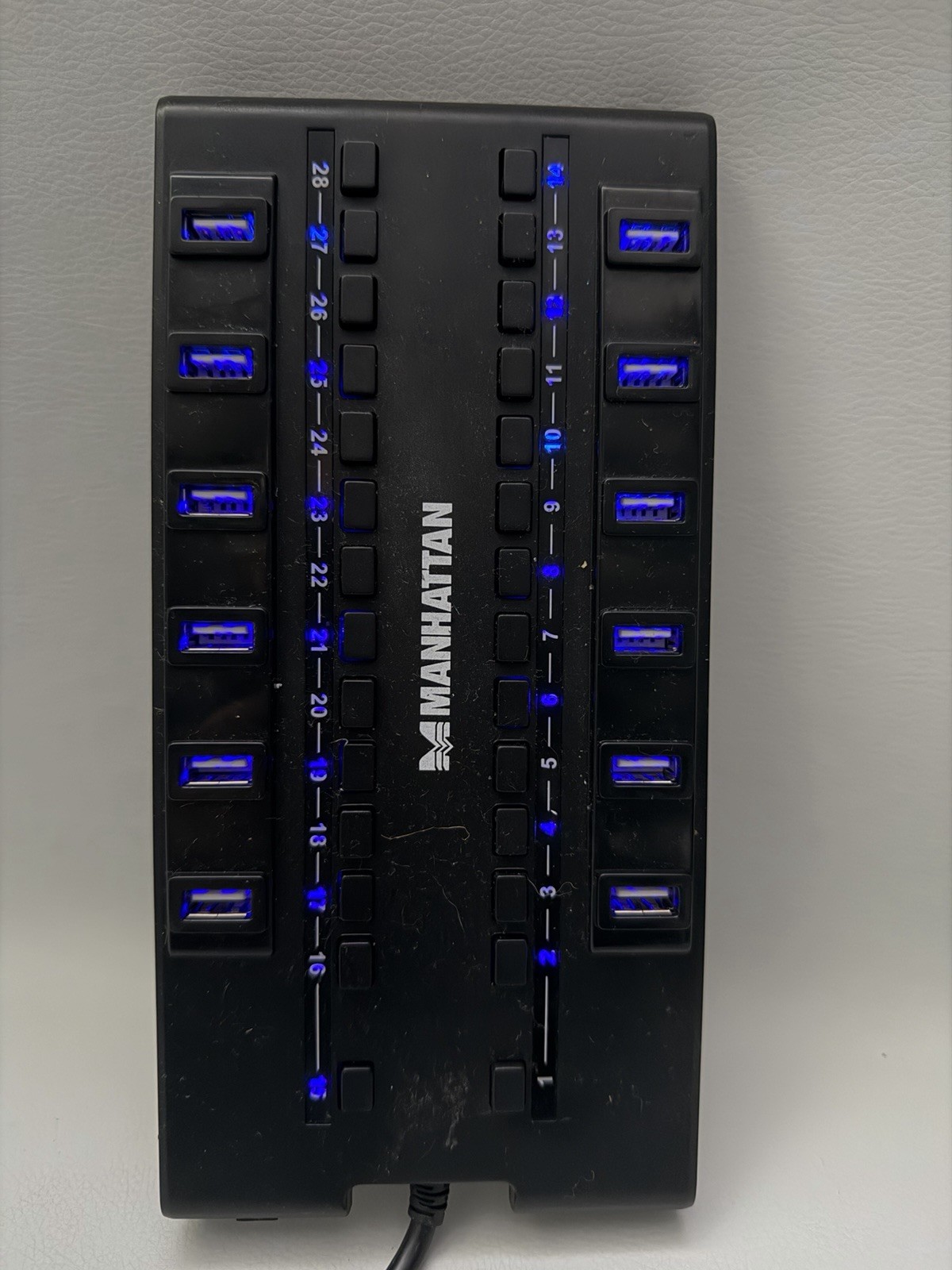 28 Ports USB 2.0 USB 3.0 Combo Manhattan 161718 MH Mondo Hub