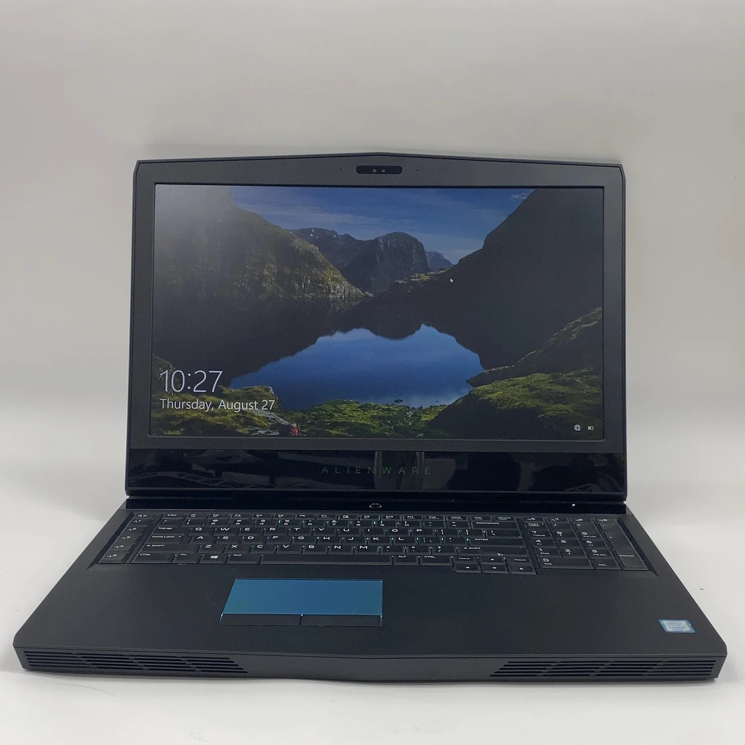 Alienware 17 R4 i7-7700HQ 16GB RAM 128GB SSD 1TB HDD GeForce GTX 1070 Ethernet