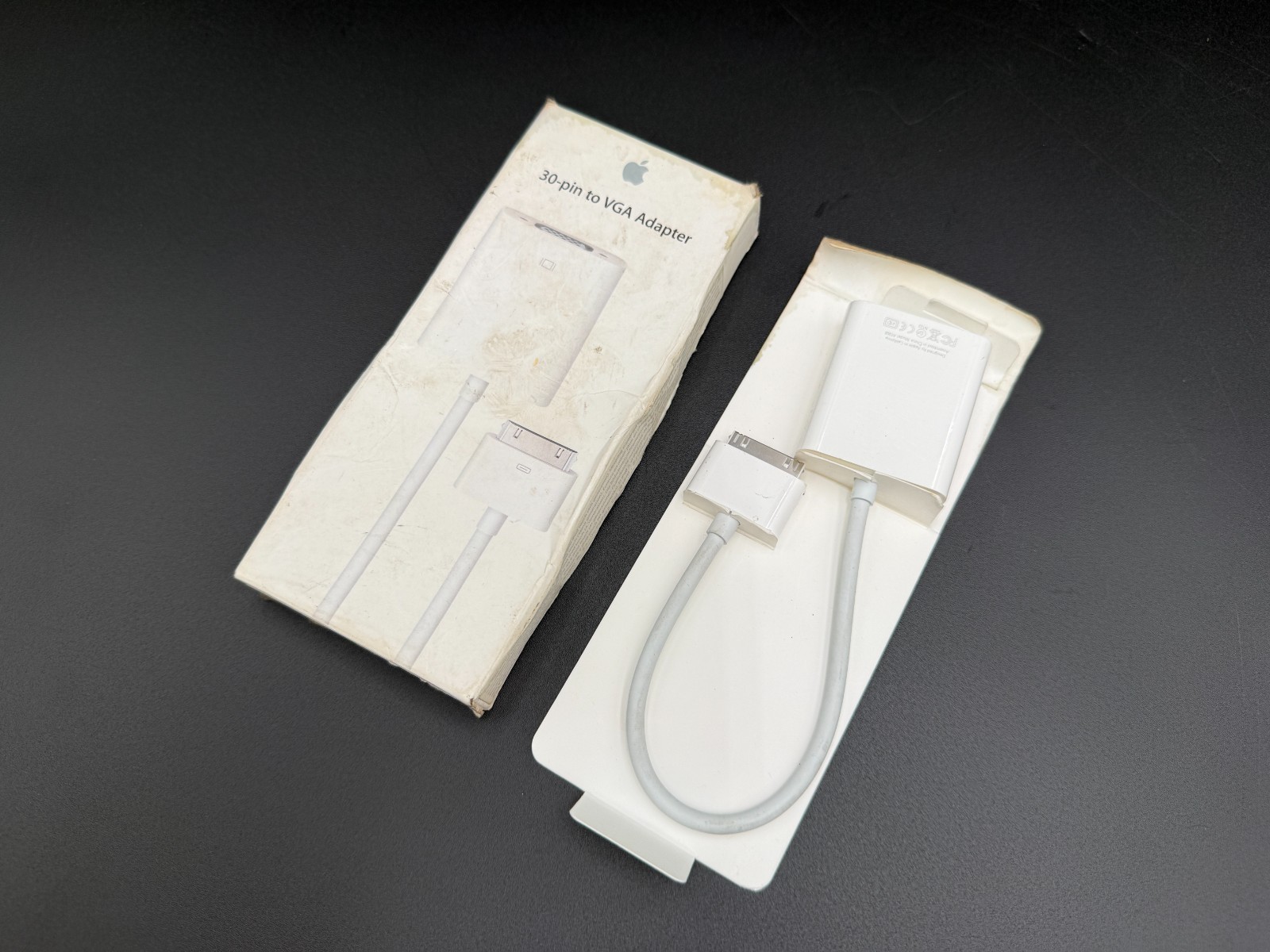 OEM Apple A1368 30-Pin to VGA Adapter MC552ZM/B iPhone iPad iPodIN Genuine