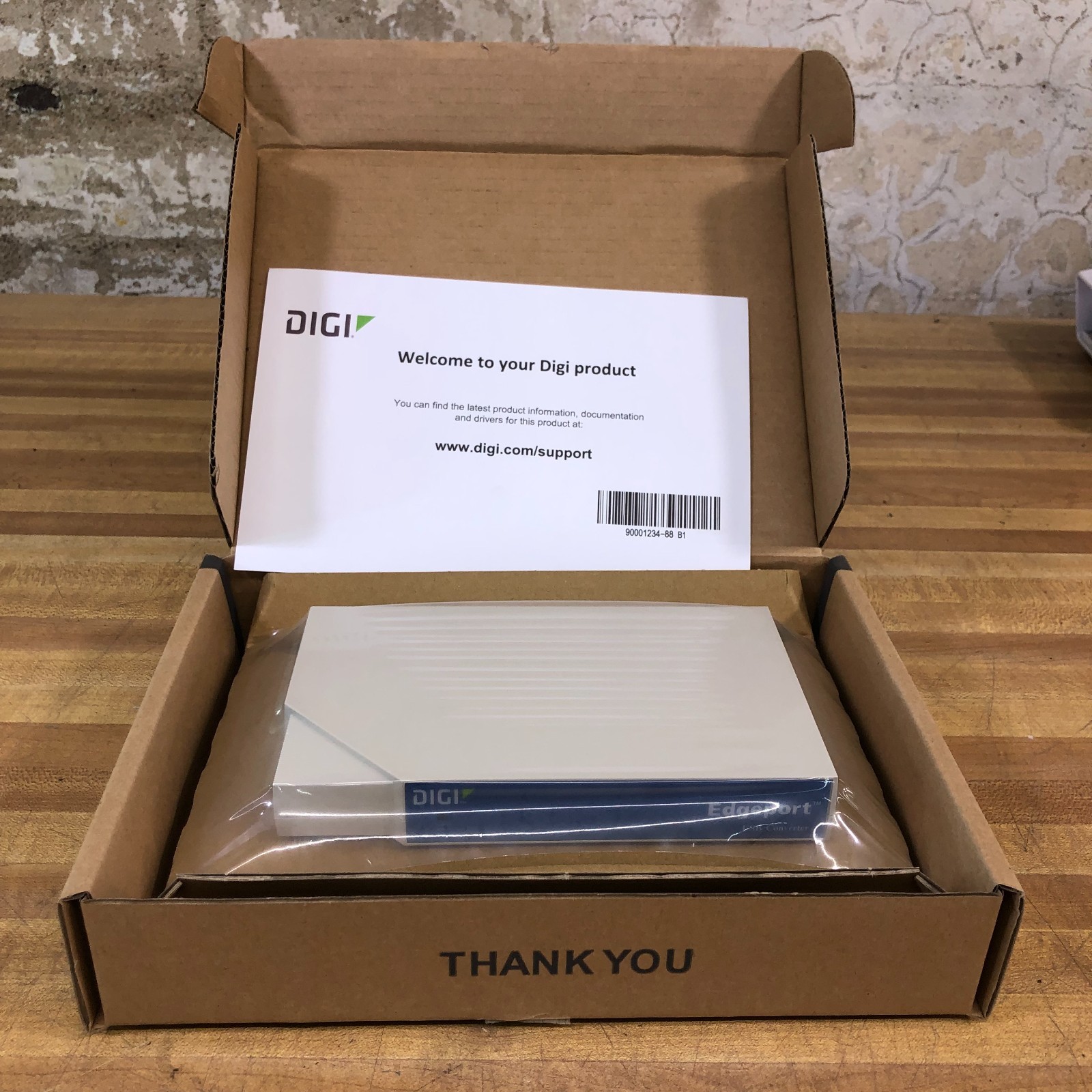 Digi International  301-1000-94  Edgeport Quad-Port  50000835-01  (NEW IN BOX)