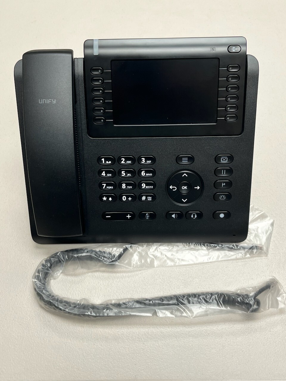 Unify OpenScape Desk Phone CP700, L30250-F600-C438