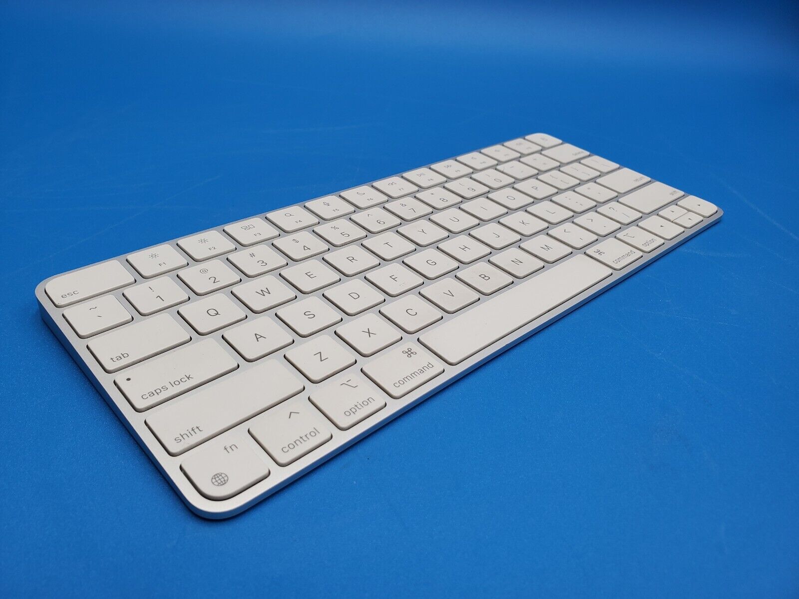 Apple Magic Wireless Bluetooth Keyboard A2450 Silver Used
