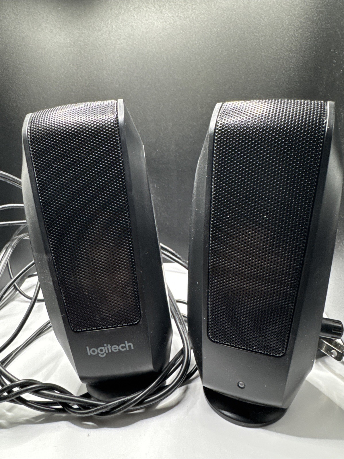Logitech S-120 2.0 Desktop Multimedia Computer Speakers 3.5mm Jack 880-00803