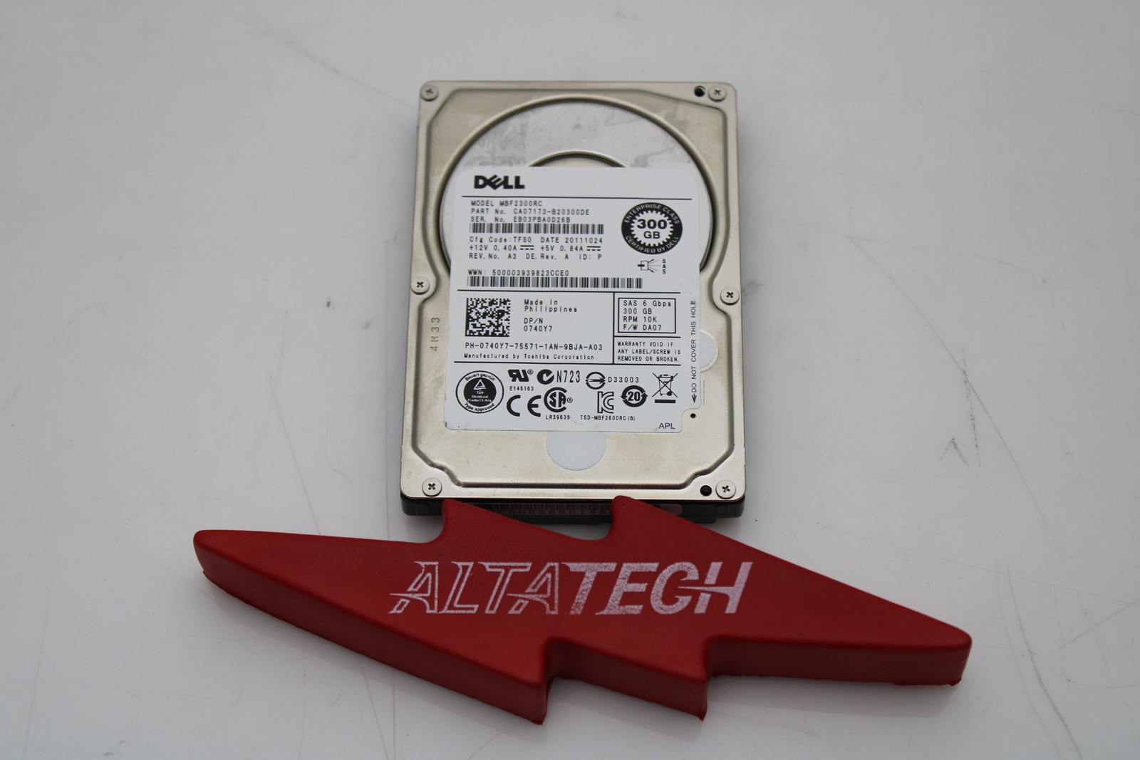 Dell 740Y7 300GB 10K SAS 2.5 6G HDD Toshiba CA07173-B20300DE Hard disk Drive