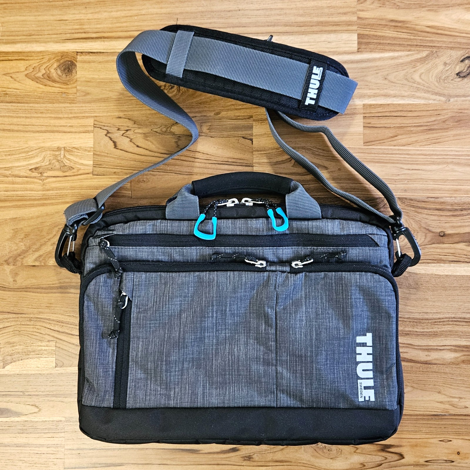 Thule Stravan Deluxe Padded Laptop Messenger Bag, MacBook Carrier