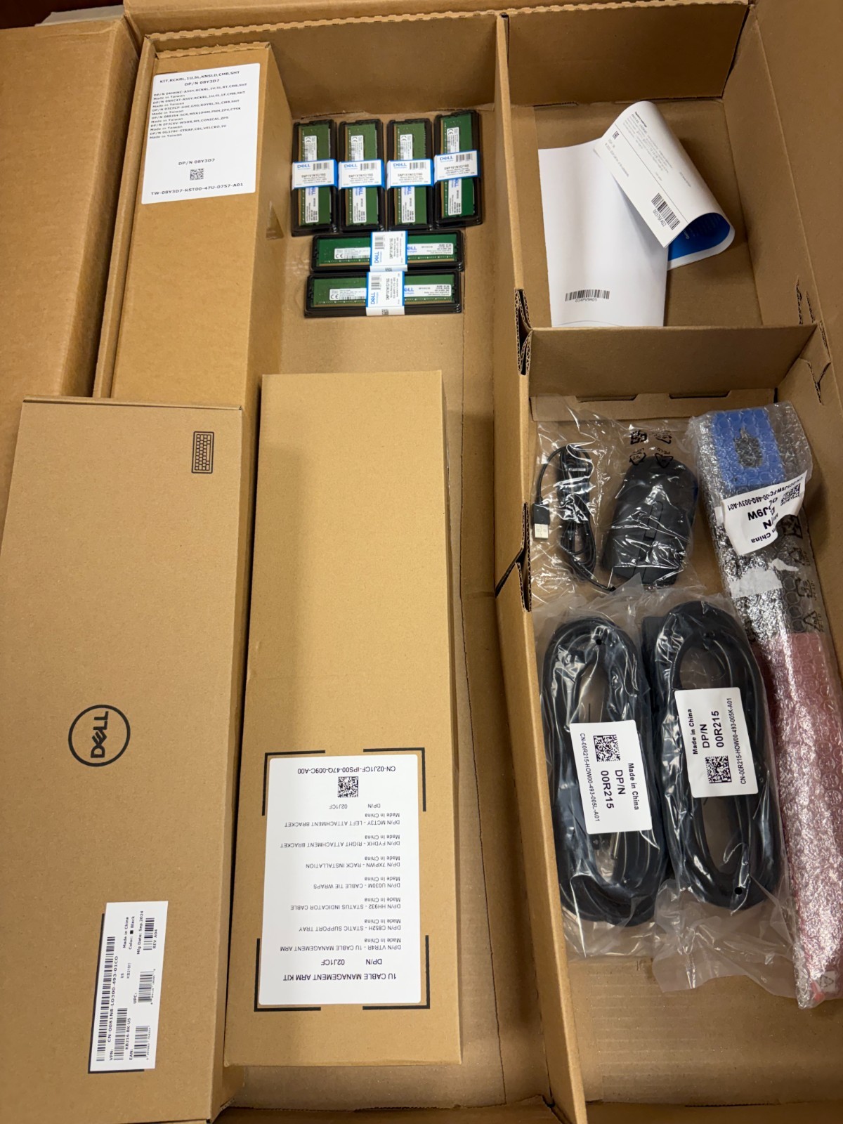 New Dell R660xs PowerEdge 1 X Gold 5415+ 2.9G 128GB 4x1.6TB SAS SSD  specs below