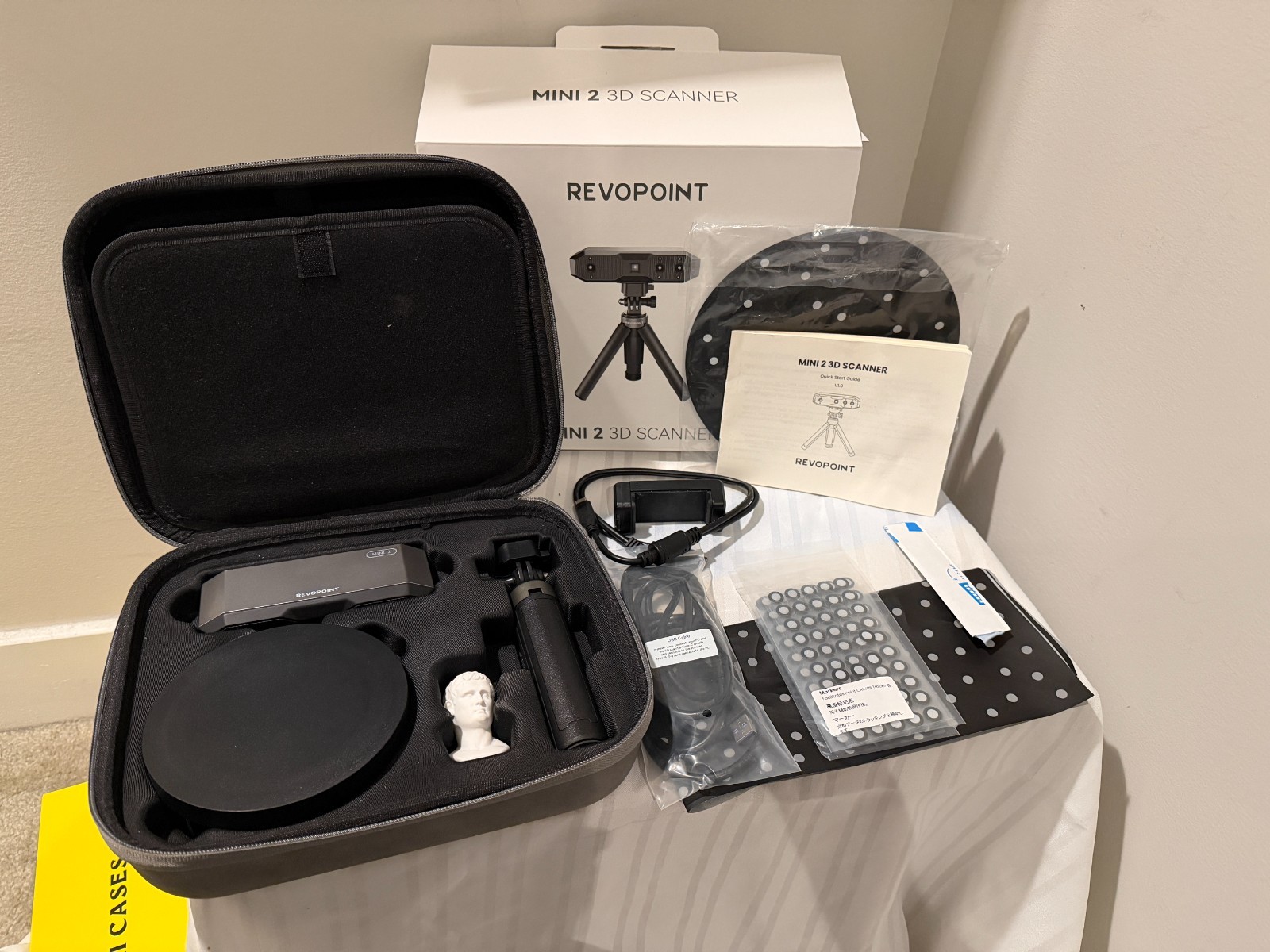 Revopoint MINI 2 3D Scanner + Accessories