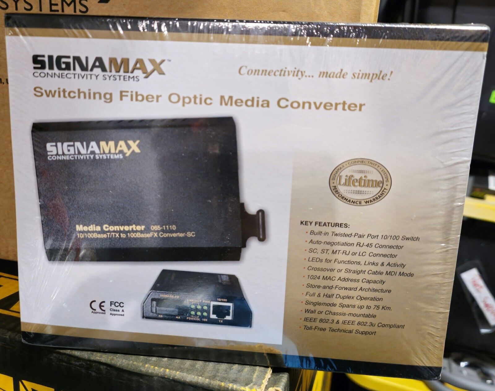 Signamax Media Converter 065-1110 10/100BaseT/TX to 100BaseFX Multimode - Fiber