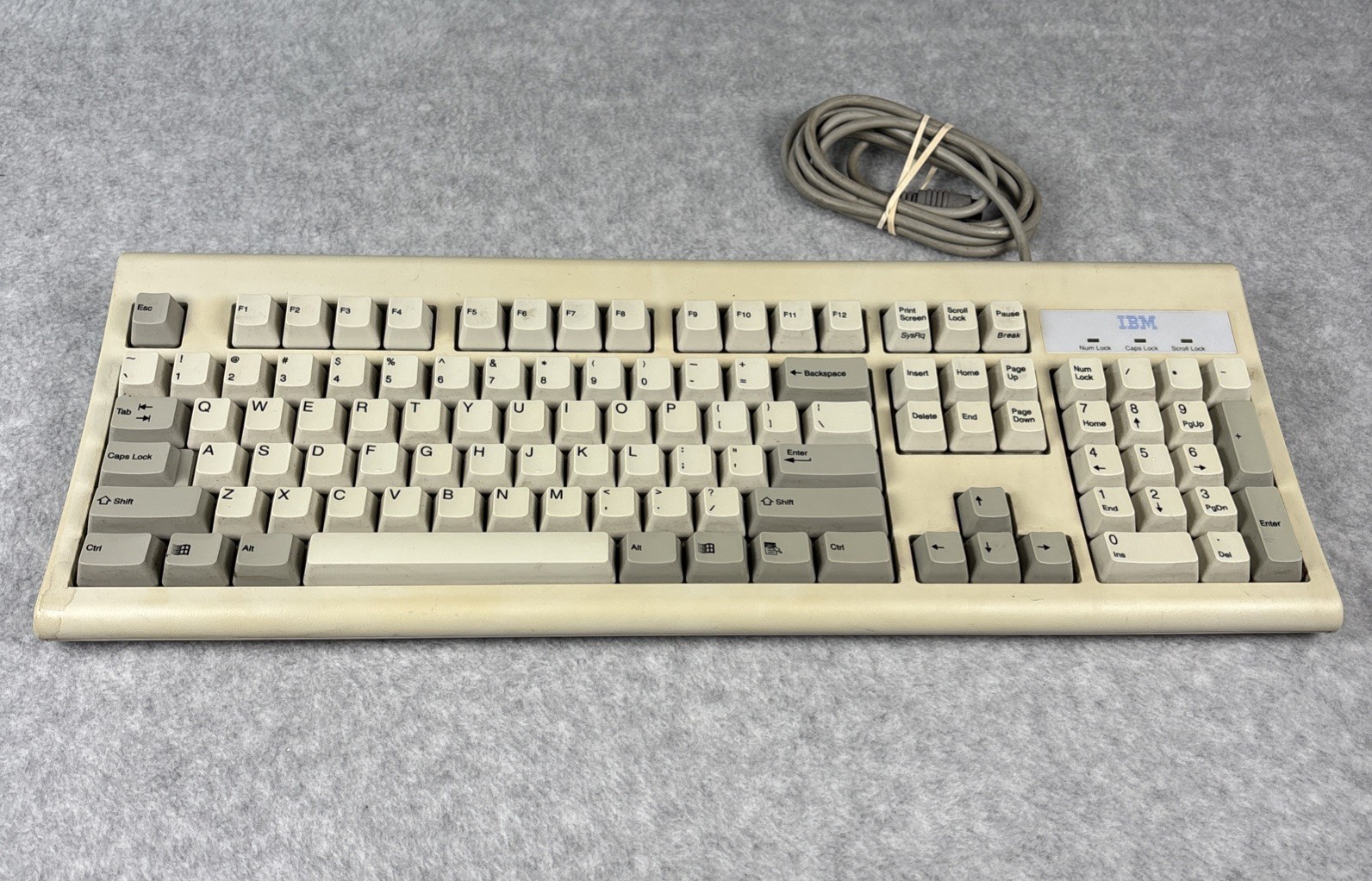 Vintage IBM KB-8923 PS/2 Keyboard White 07H0665 Tested