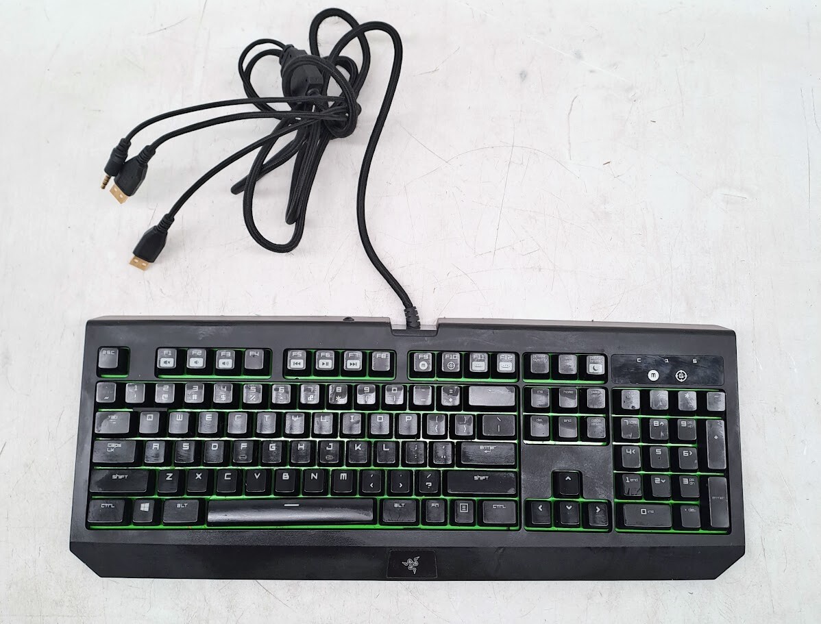 Razor Blackwidow Ultimate 2016 Edition Keyboard Model RZ03-0170 - TESTED