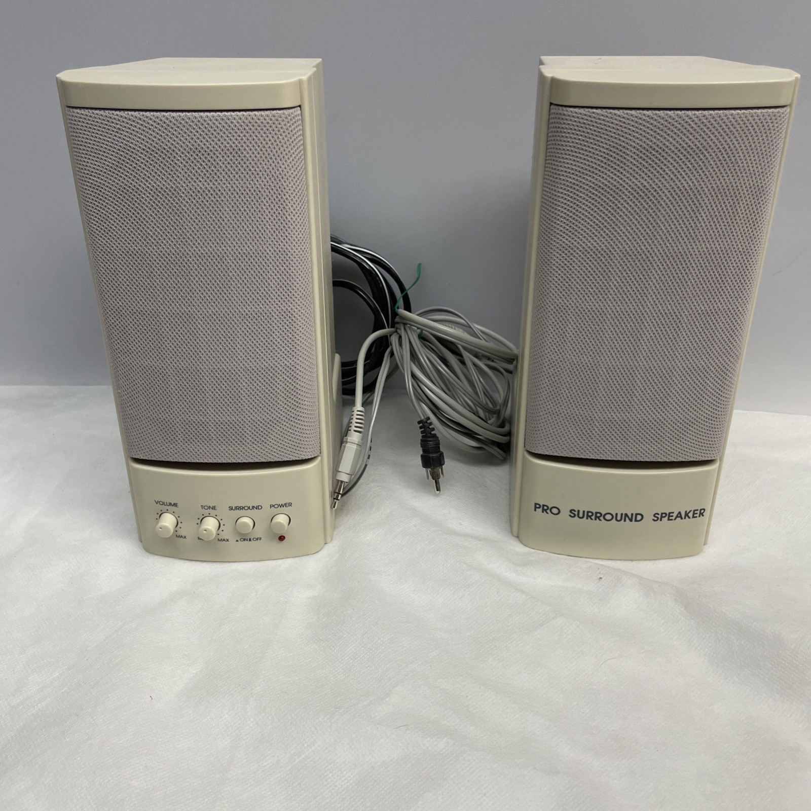 Inland Pro Surround Speakers White 88048 - Desktop Computer PC Sound Great