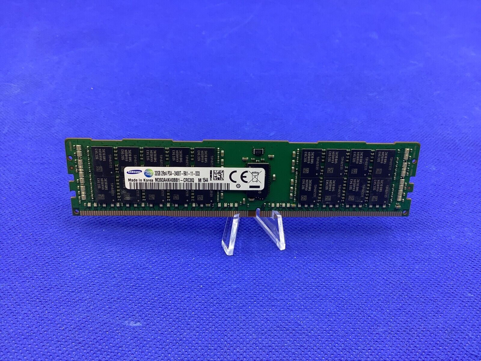 SAMSUNG 32GB DDR4 Server PC4-19200 DDR4-2400MHz REG ECC Memory M393A4K40BB1-CRC