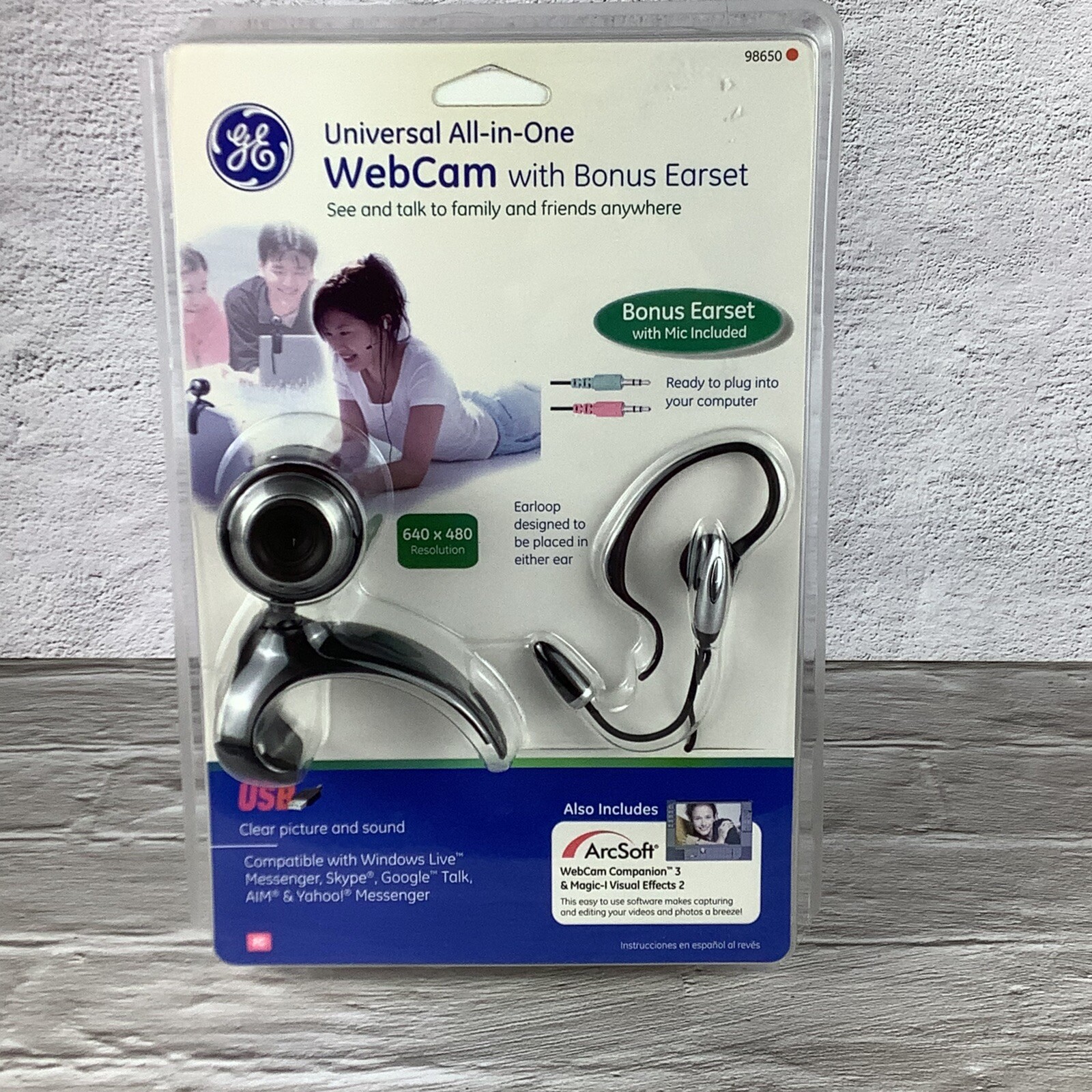 G.E  Universal All-In-One WebCam With Bonus Ear Set Model#98650 NEW IN BOX