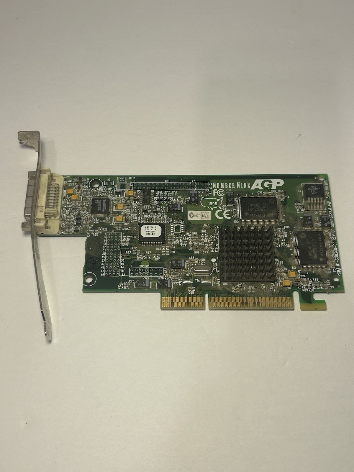 AGP card NumberNine FRU 33L1618 01-338340-00 SR9 SGRAM 8/16MB 00-338345-662 DVI