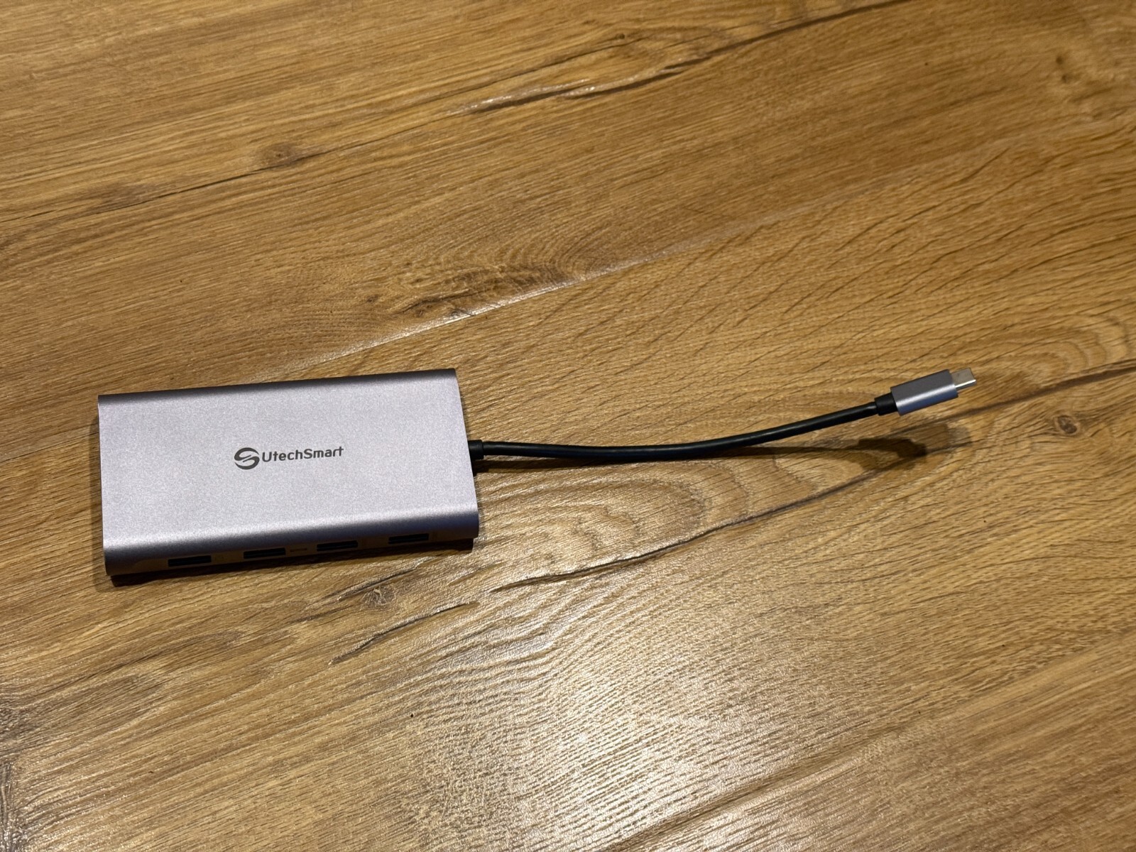 UtechSmart USB Type-C Hub Pro Model UCN 3270 Tested Works Excellent