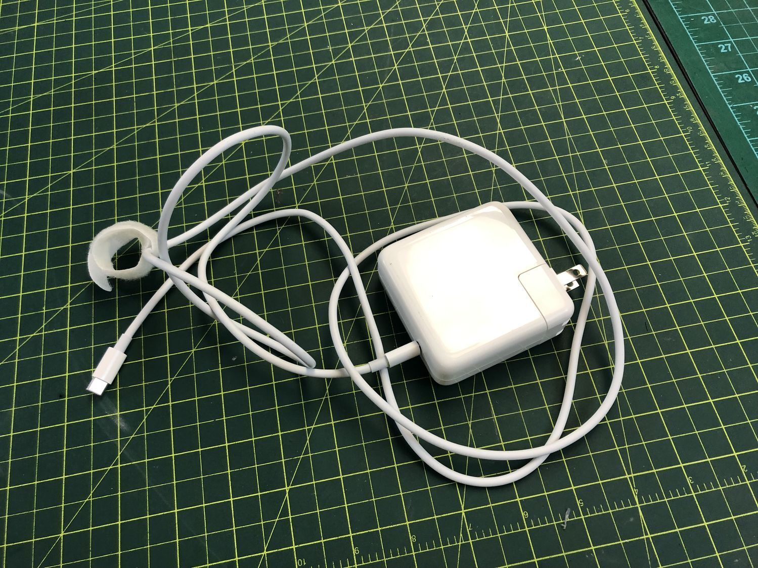 Apple MacBook Replacement AC USB-C Power Adapter Charger AE65 61W/65W	