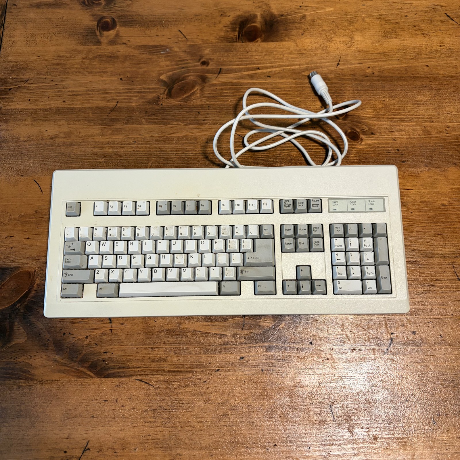 Vintage NMB RT8255C+ AT Space Invaders Keycaps Mechanical Keyboard - FOR PARTS