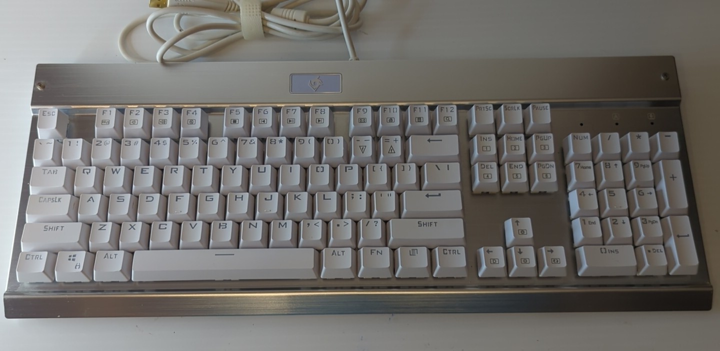EagleTEC Wired Mechanical Keyboard KG011
