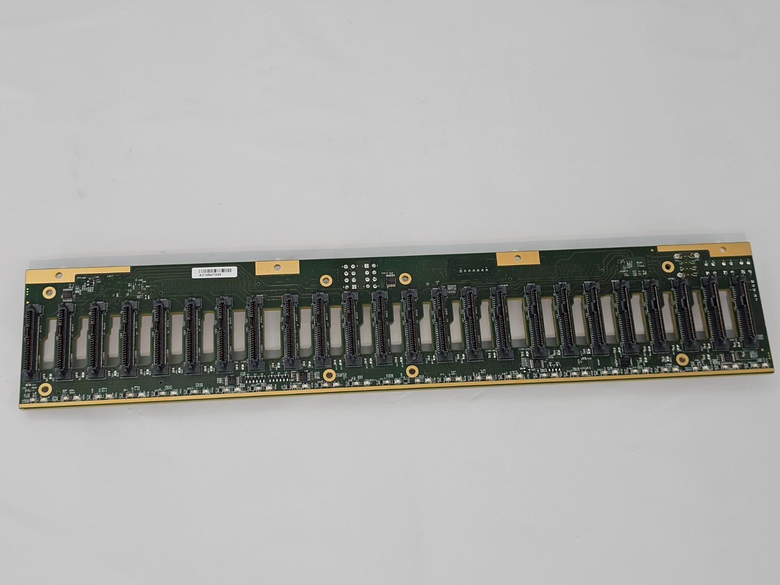 Supermicro BPN-NVME3-216EB  24-port *NEW*