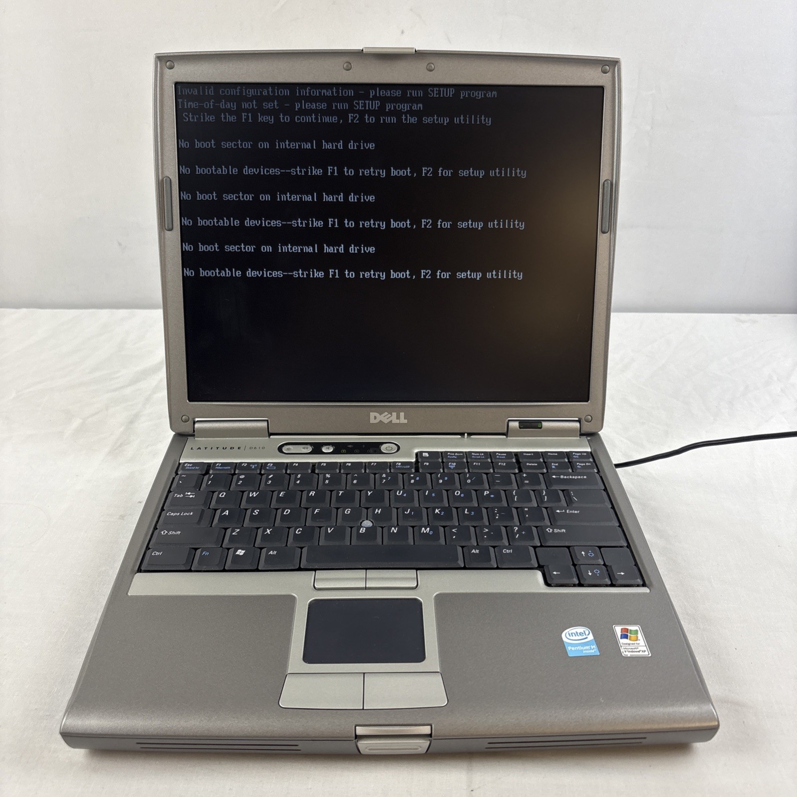 Dell Latitude D610 Intel Pentium 80GB HDD Gray With Charger - No Boot
