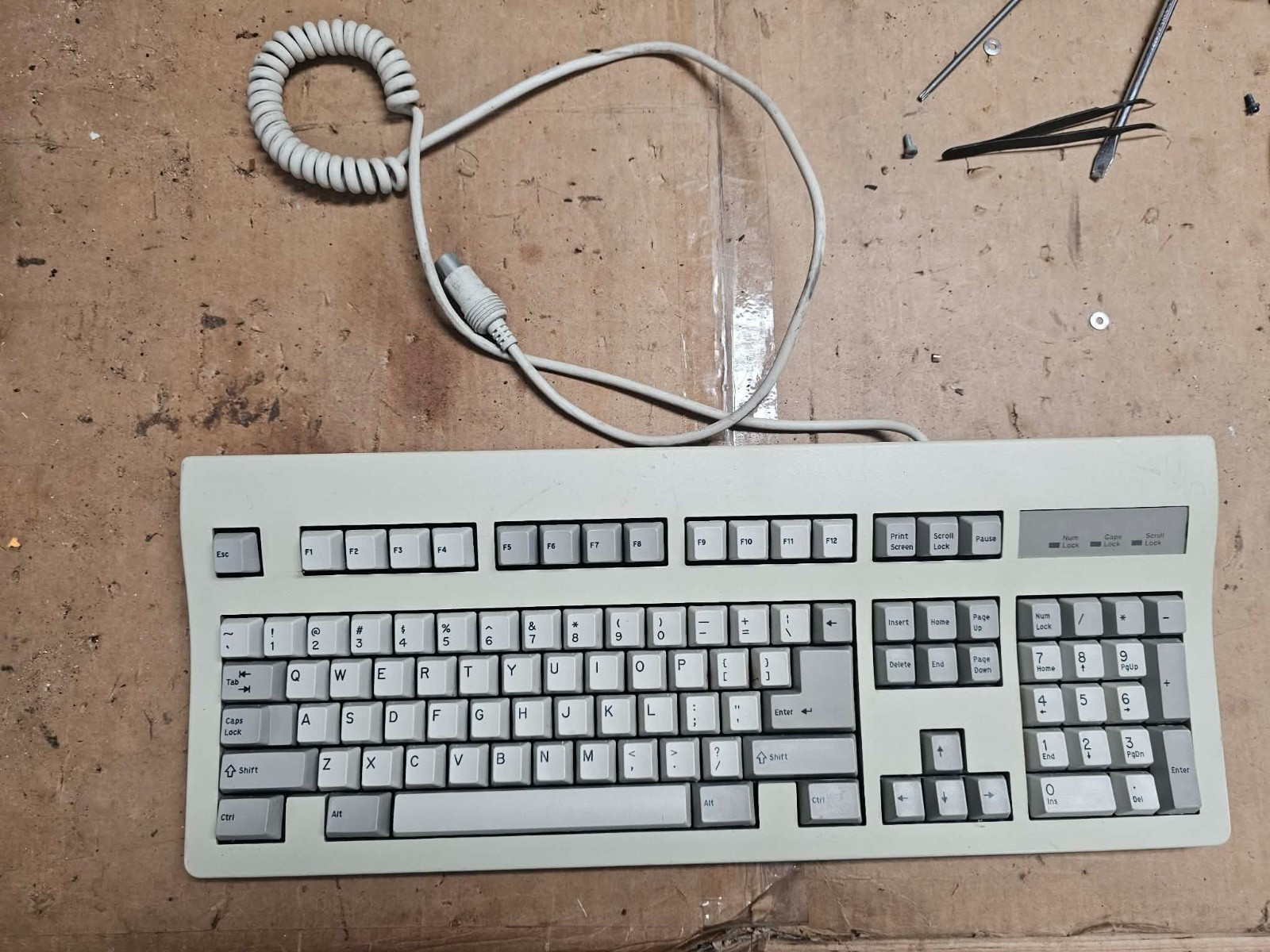 Clean Retro Vintage Honeywell 101WN63S-1E Keyboard 5-Pin DIN AT PC 94 Key Tronic