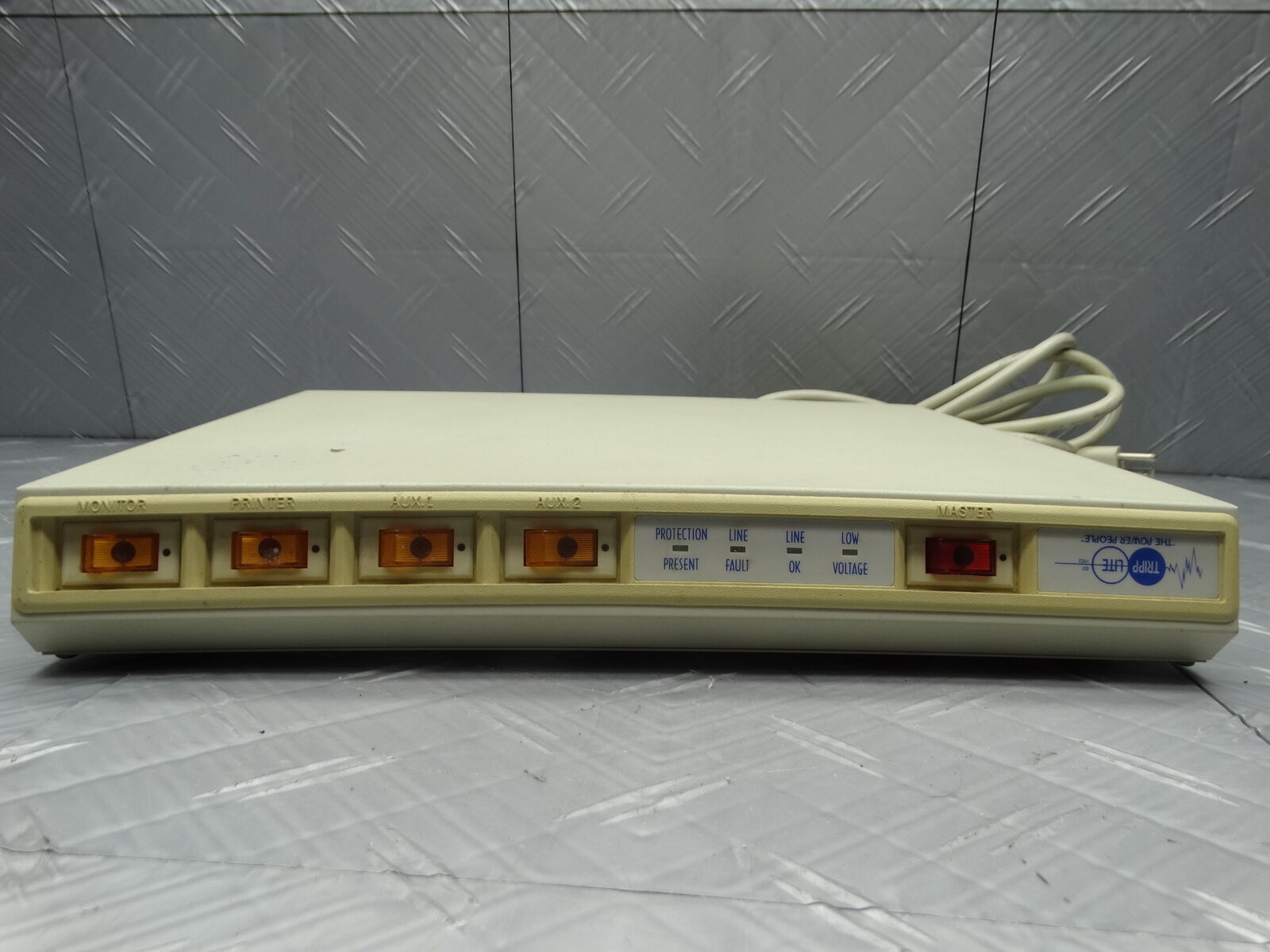 Tripp Lite Command Console Model CCI Plus 6-Outlet Vintage Tested Works