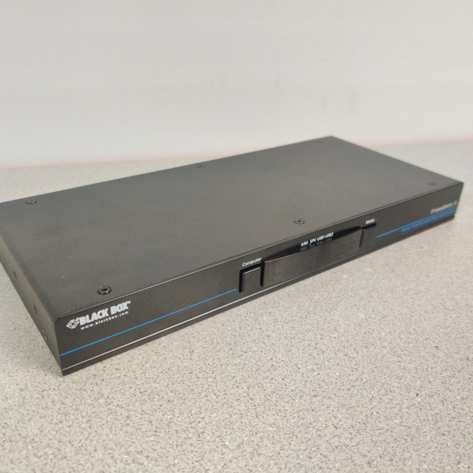 Black Box Freedom II KV0004A-R2 4-Port Zero-Touch KVM FOR PARTS WON'T POWER ON
