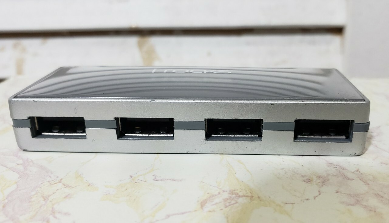 i-rocks IR-4300M USB 2.0 Crystal 4 Port Hub for Win XP Mac White With USB Cable 