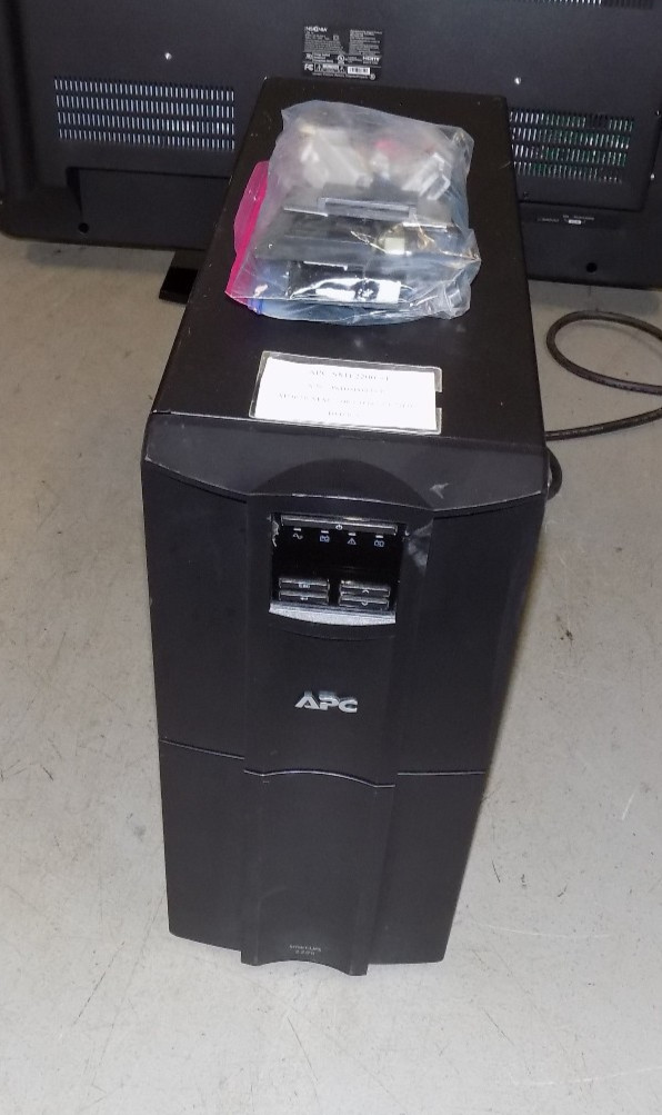 APC Smart-UPS 2200 Uninterruptible Power Supply Part SMT2200 - No Batteries