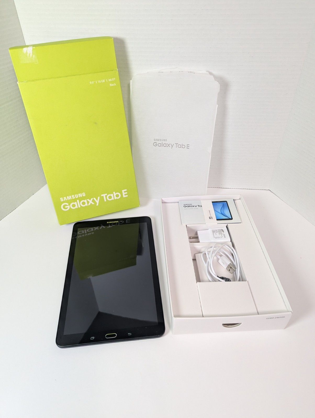 Original Samsung Galaxy Tab E SM-T560NZKUXAR 9.6" 16 GB Wifi Tablet Black